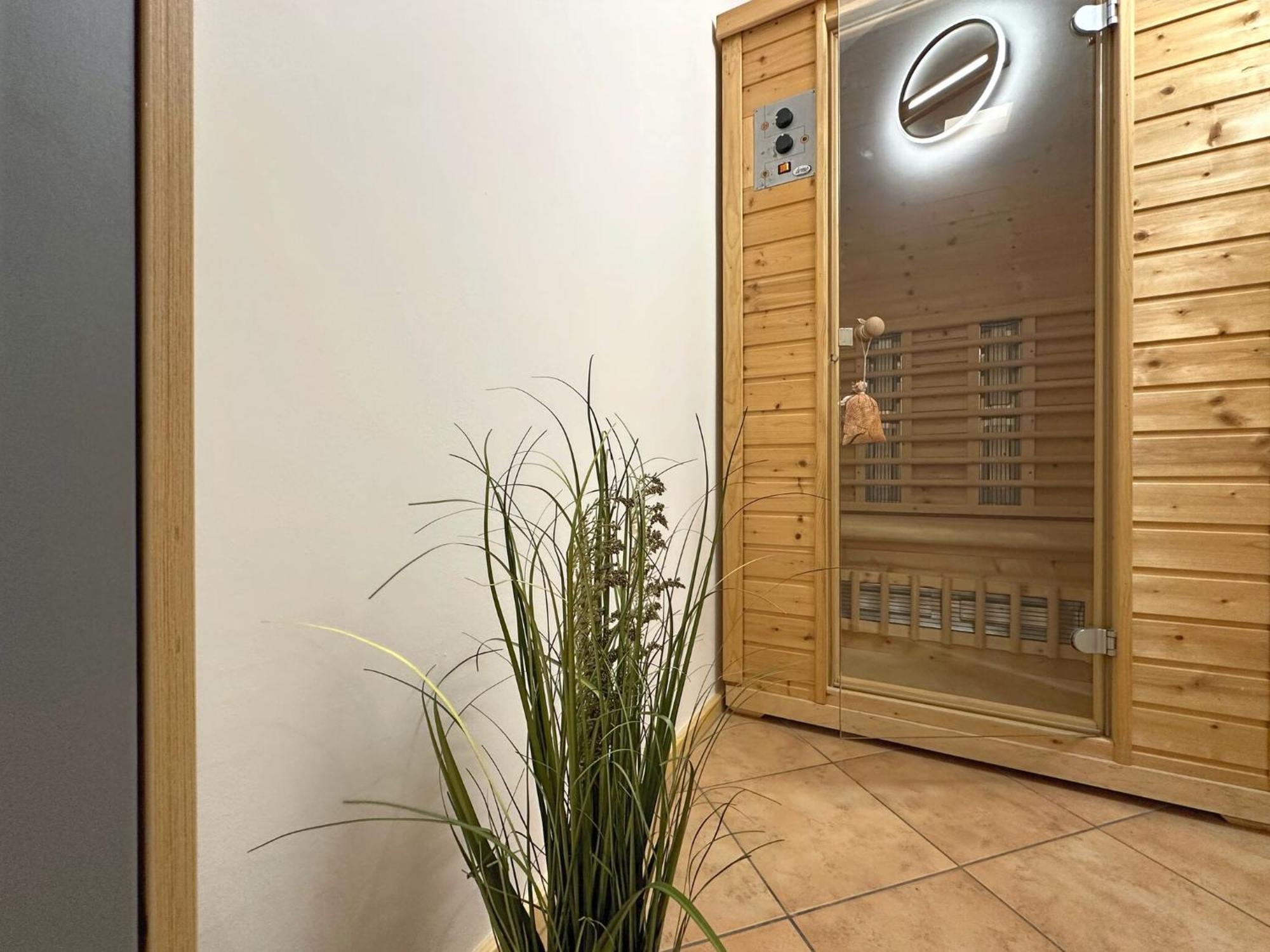 Fantastic Apartment With Terrace Untertauern Bagian luar foto